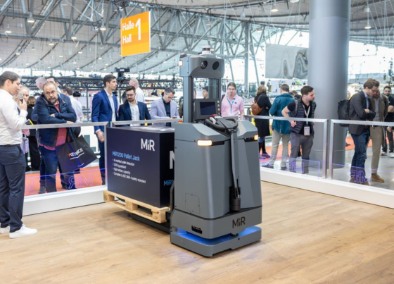 robot transportador de pallet en exposición